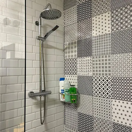 Area Con Piscina
